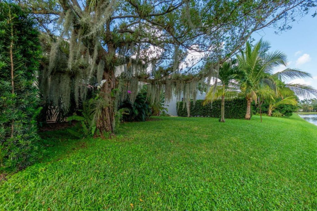 1004 Center Stone Lane, Riviera Beach, FL 33404 Photo