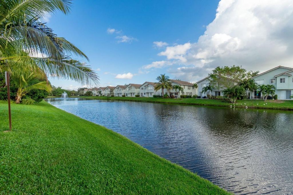 1004 Center Stone Lane, Riviera Beach, FL 33404 Photo