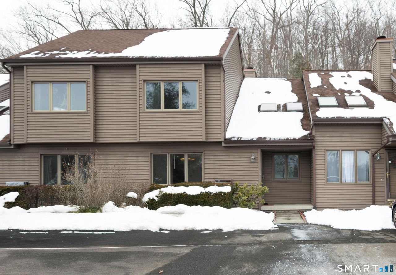 15 Twin Oaks, Unit 15, New Milford, CT 06776 Main Photo
