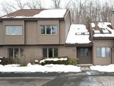 15 Twin Oaks, Unit 15, New Milford, CT 06776