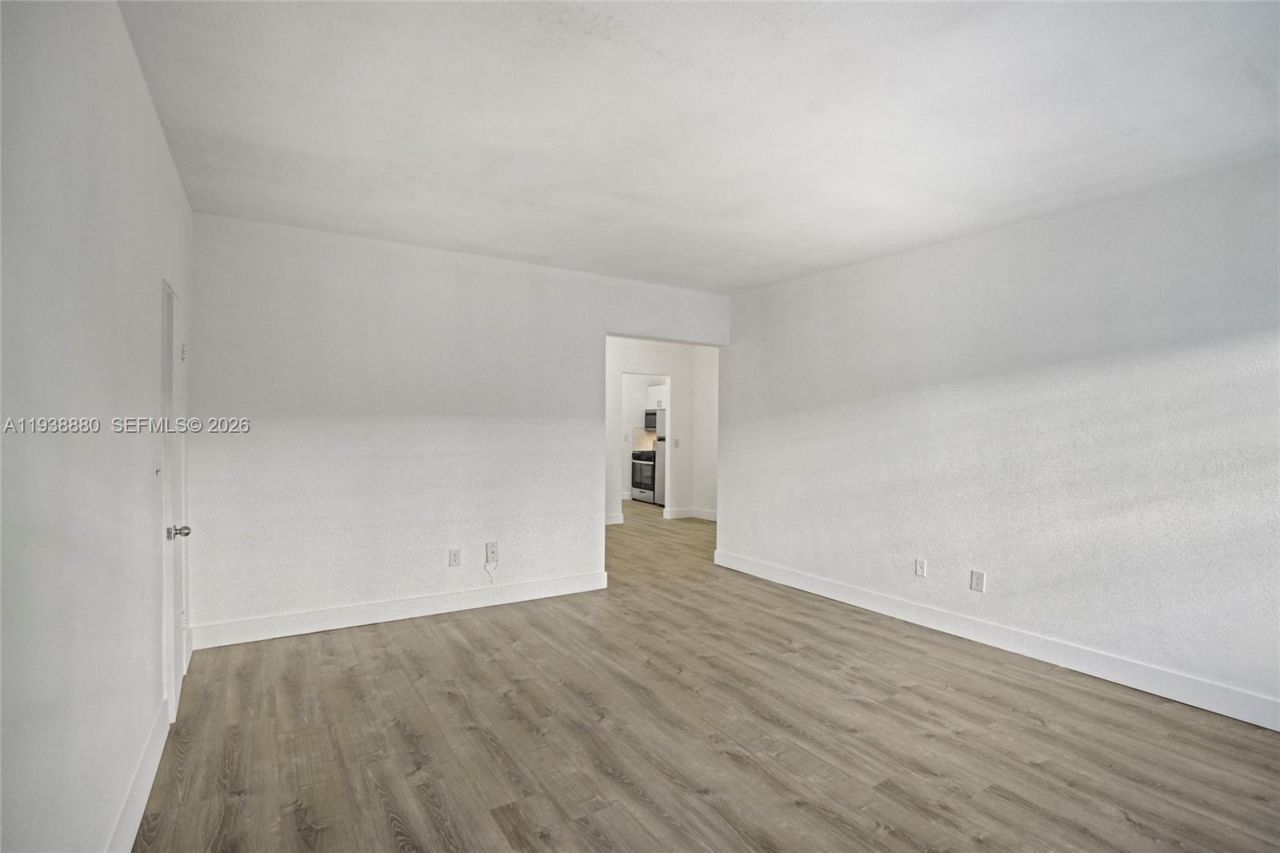 4172 Chase Ave, Unit 3, Miami Beach, FL 33140 Photo