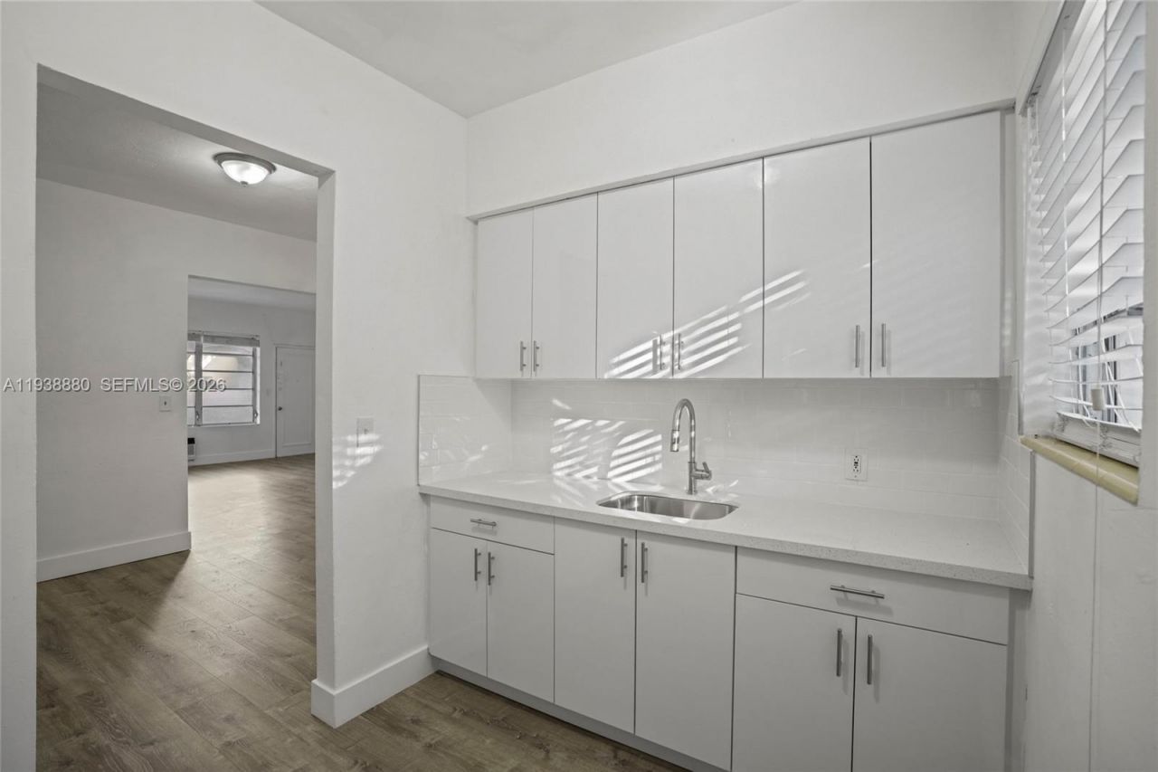 4172 Chase Ave, Unit 3, Miami Beach, FL 33140 Photo