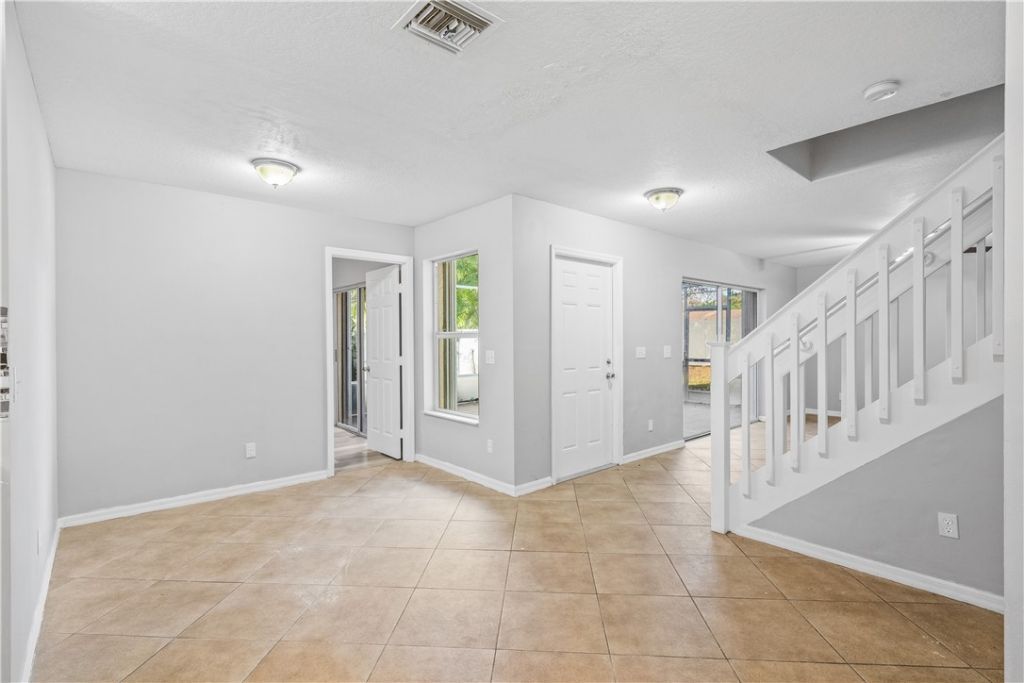 1536 N Lawnwood Circle, Unit 3, Fort Pierce, FL 34950 Photo