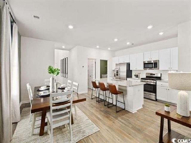 843 Western Rail Way Photo 5