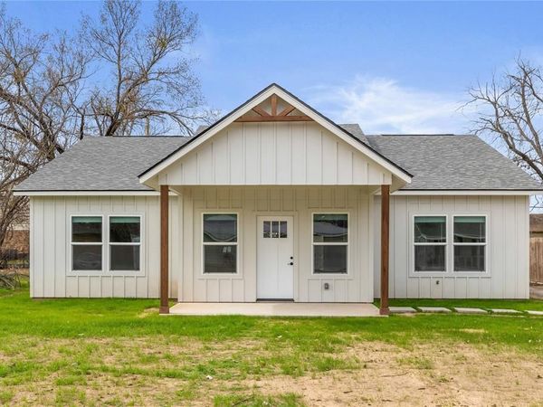 2303 Dartmore Street, Brownwood, TX 76801
