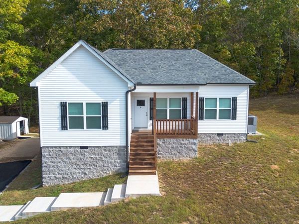 2800 Hurricane Creek Rd N, Mc Ewen, TN 37101