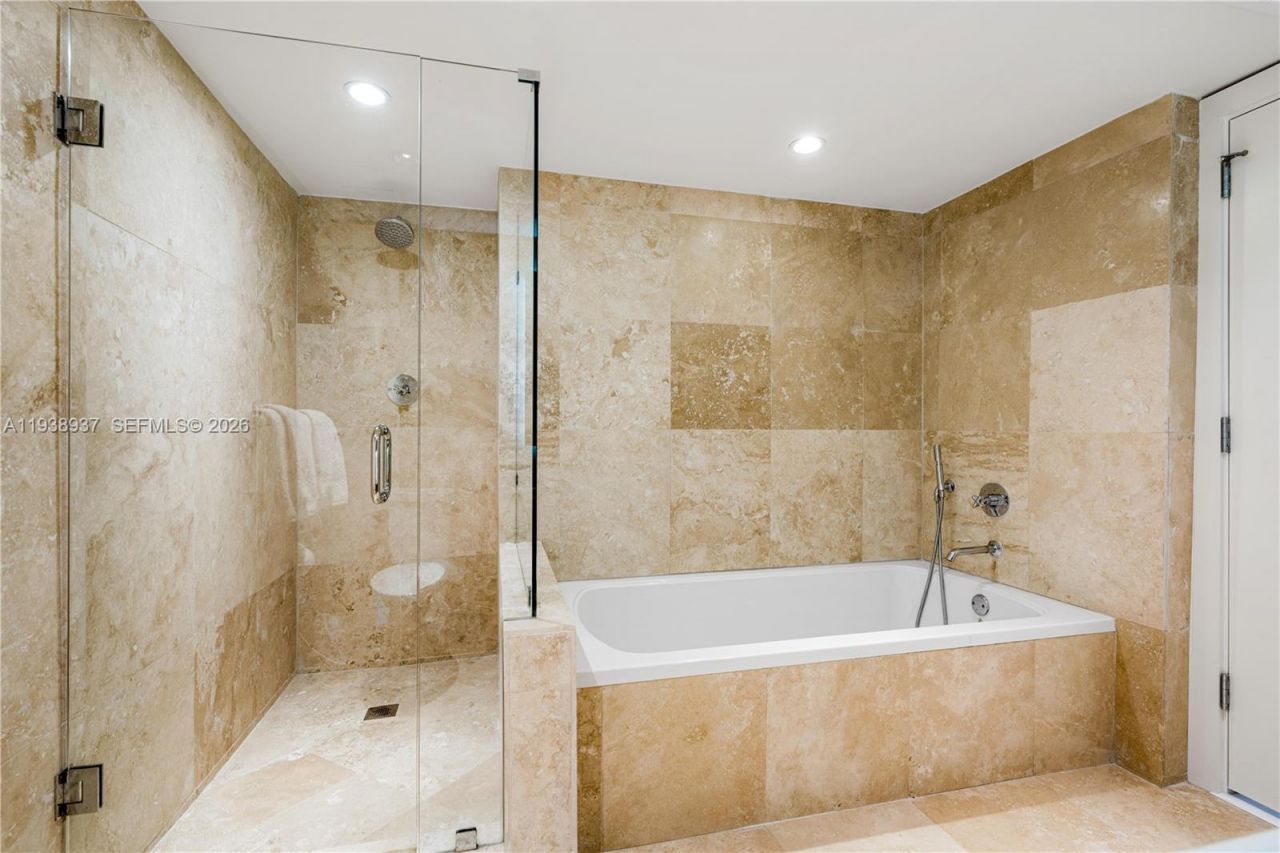 102 24th St , Unit 1115, Miami Beach, FL 33139 Photo