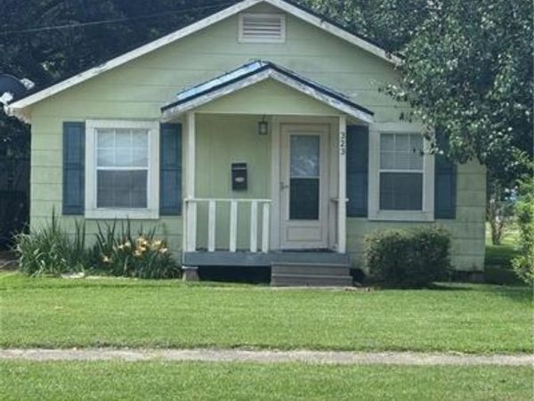 323 W Lagrange Street W, Lake Charles, LA 70605