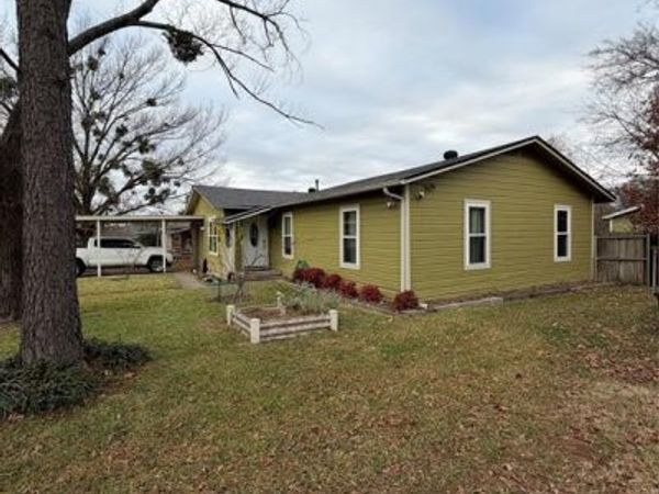 703 Carver Street, Whitesboro, TX 76273