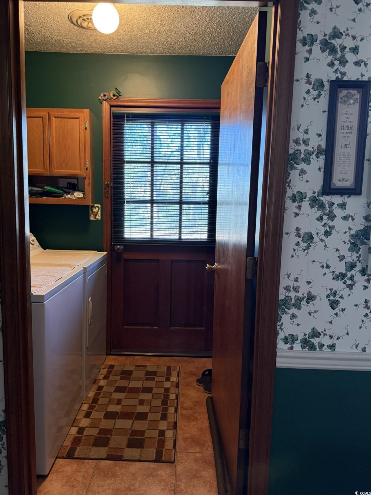 220 Caropine Dr. Photo 12