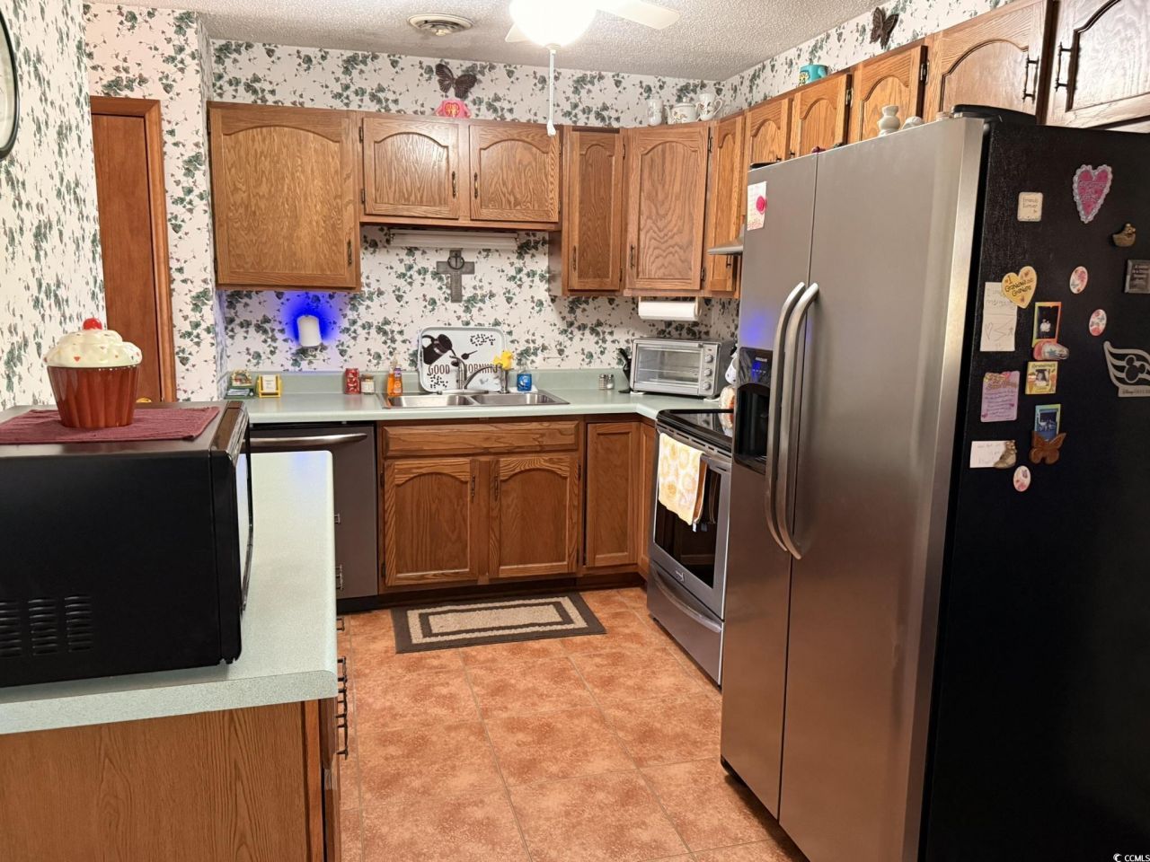 220 Caropine Dr. Photo 13