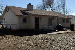 220 Caropine Dr. photo 4