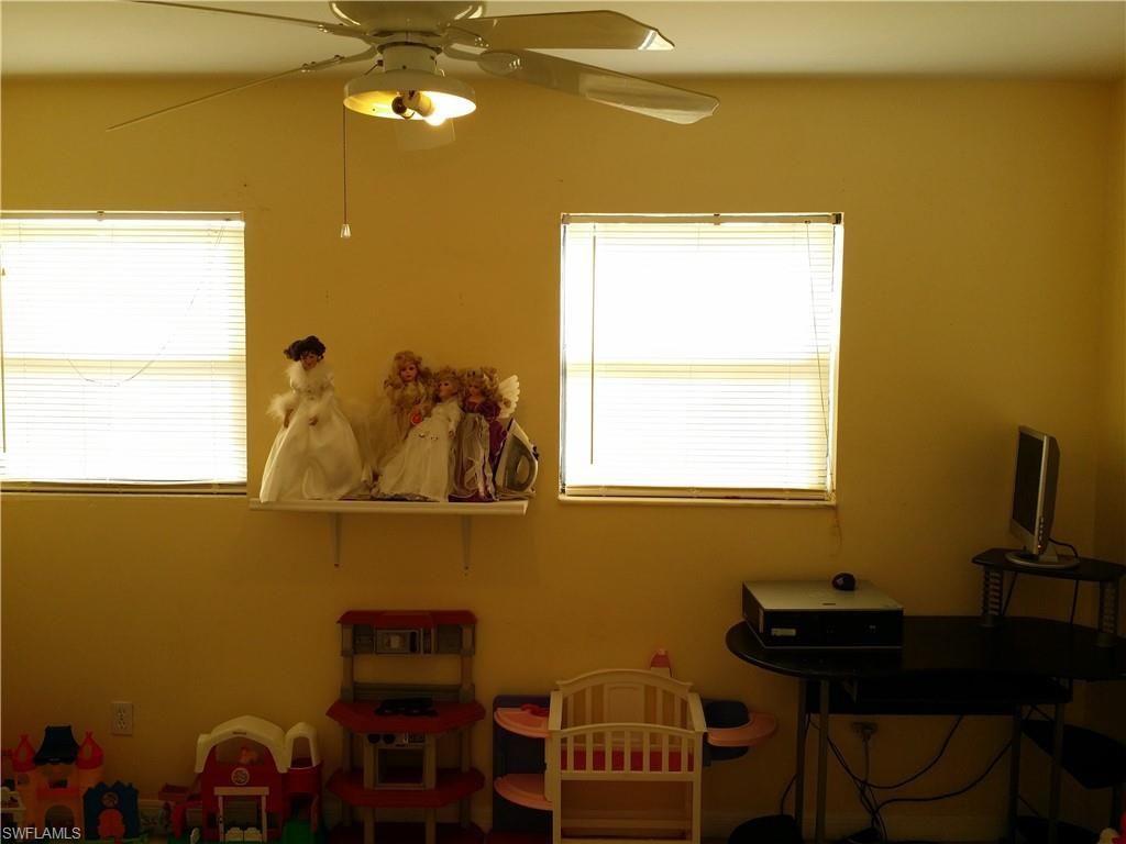 950 Lakeview Dr, North Fort Myers, FL 33903 Photo