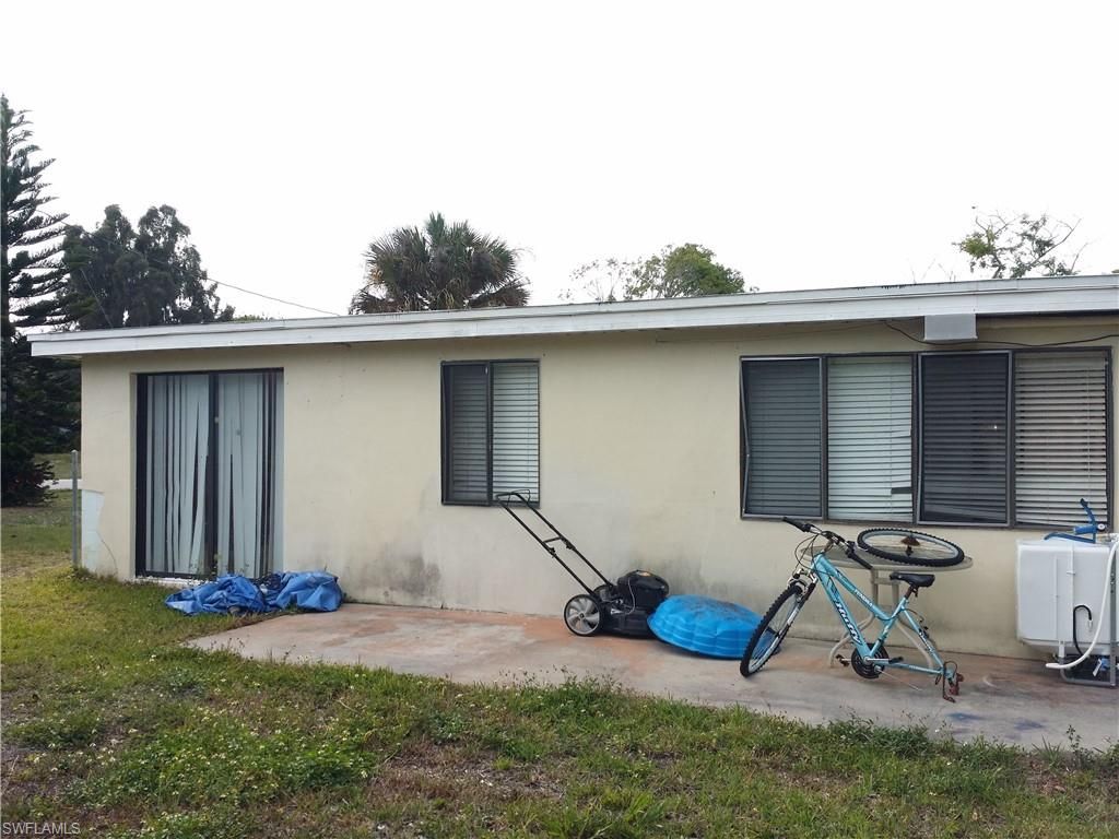 950 Lakeview Dr, North Fort Myers, FL 33903 Photo