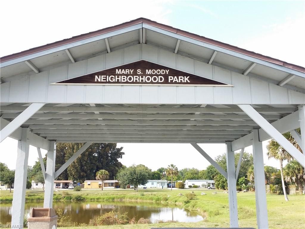 950 Lakeview Dr, North Fort Myers, FL 33903 Photo