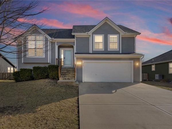 559 E Apache Street, Gardner, KS 66030