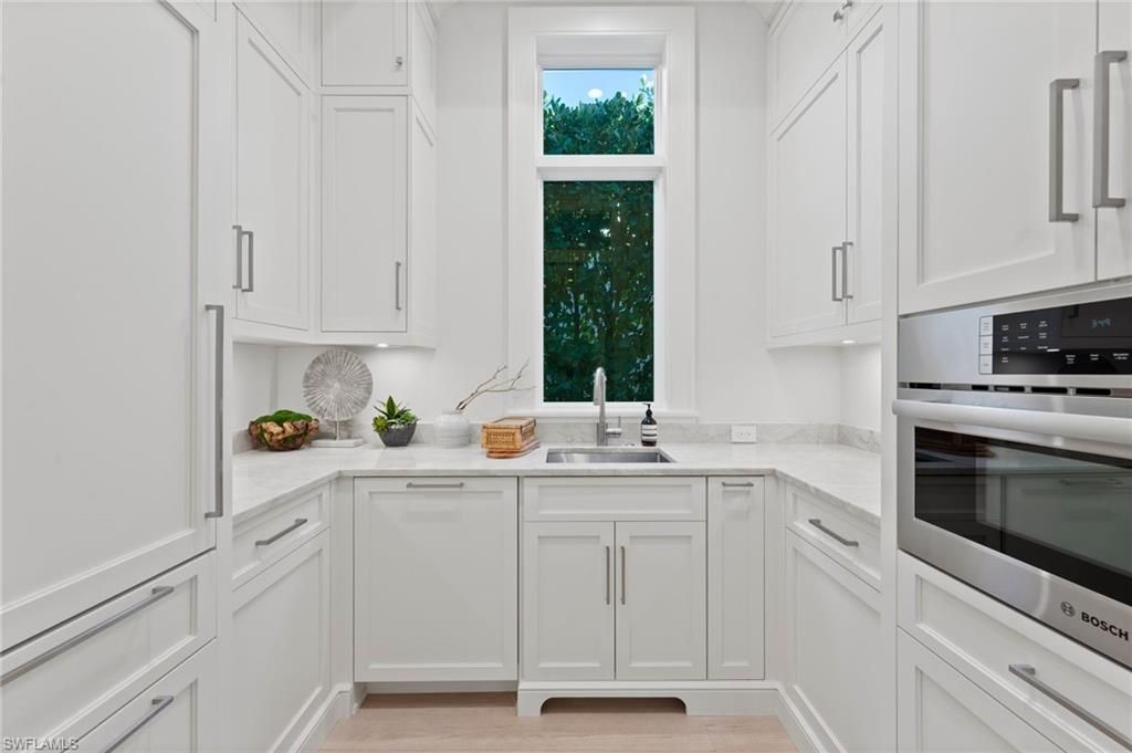 655 Starboard Dr, Naples, FL 34103 Photo