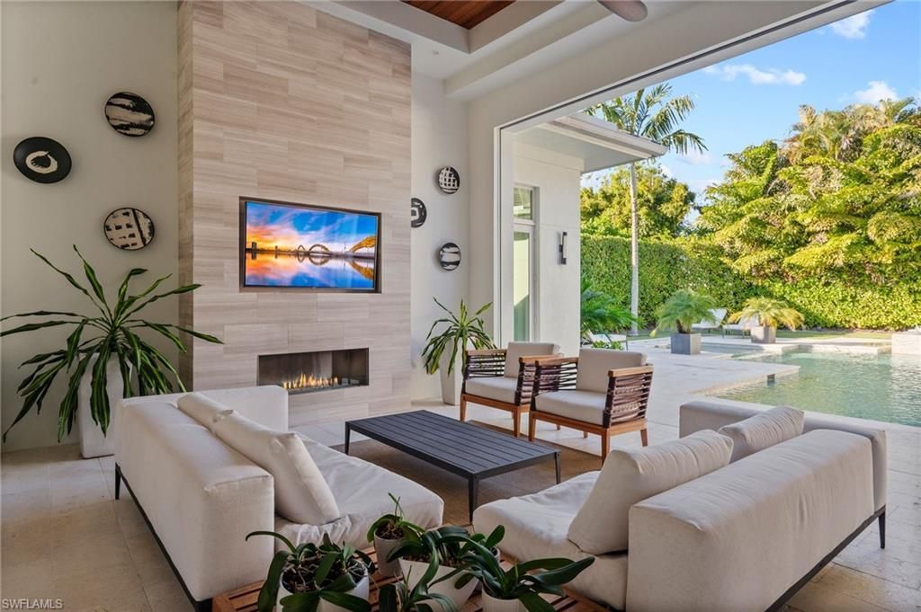 655 Starboard Dr, Naples, FL 34103 Photo