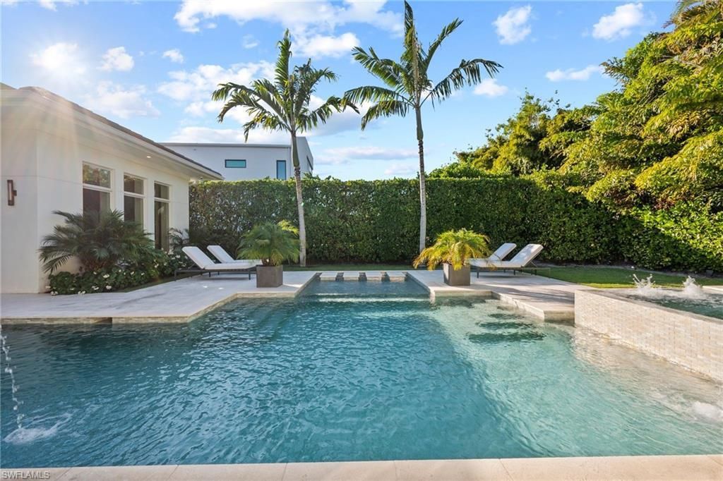 655 Starboard Dr, Naples, FL 34103 Photo