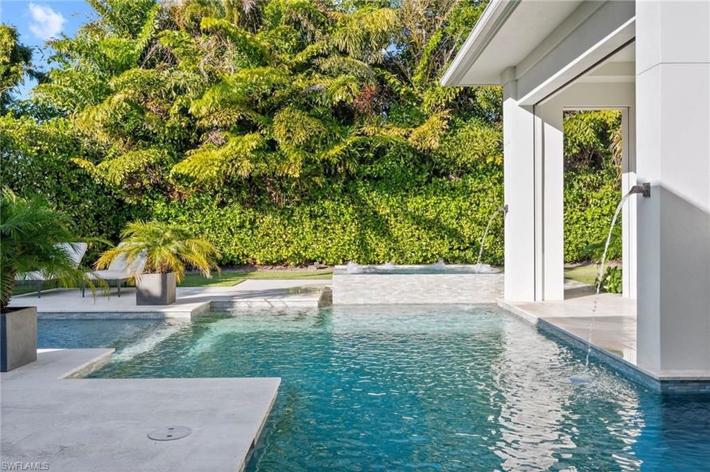 655 Starboard Dr, Naples, FL 34103 Photo