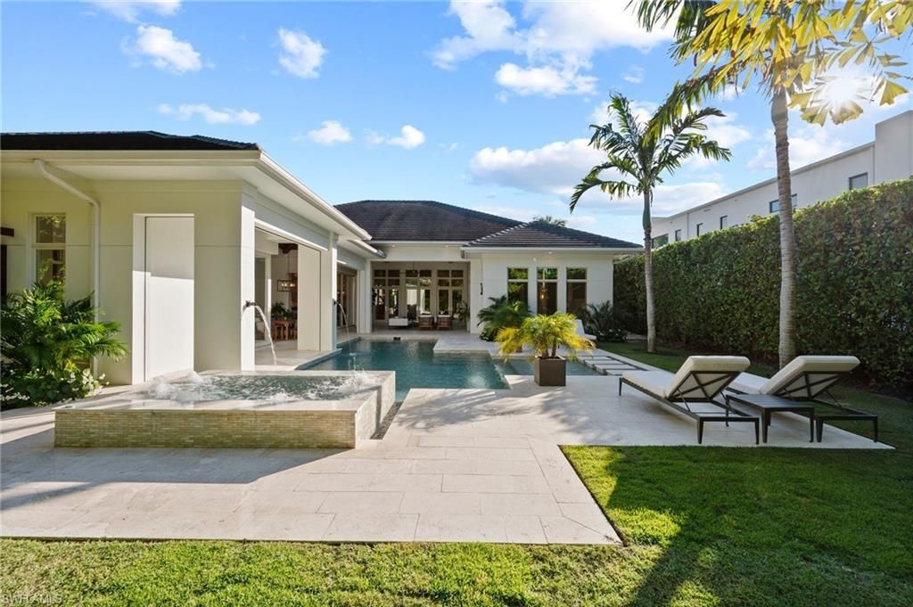 655 Starboard Dr, Naples, FL 34103 Photo