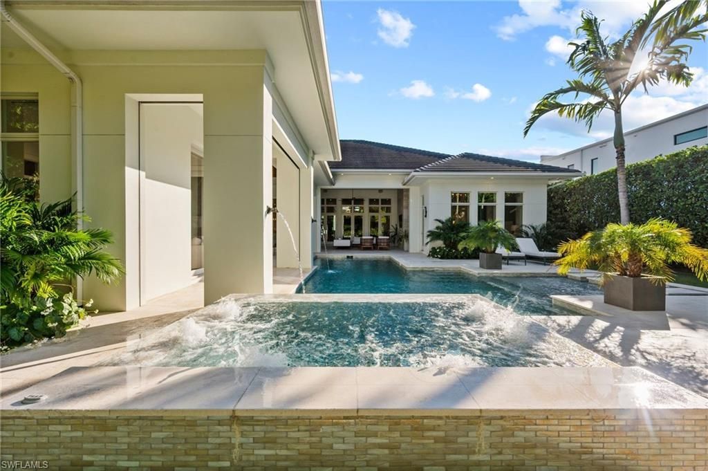 655 Starboard Dr, Naples, FL 34103 Photo