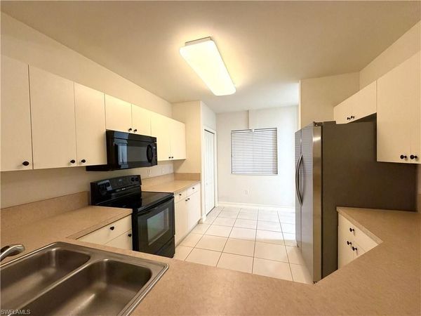 7819 Regal Heron CIR, Unit 8-101, NAPLES, FL 34104