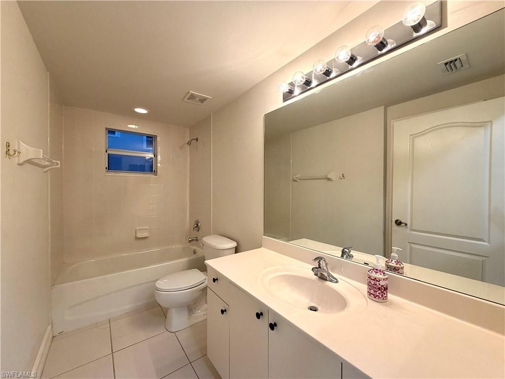 7819 Regal Heron Cir, Unit 8-101, Naples, FL 34104 Photo