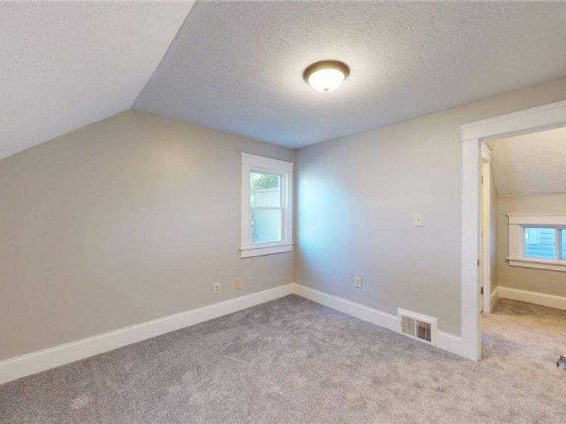 3043 W 105th Street, Cleveland, OH 44111 Photo 12