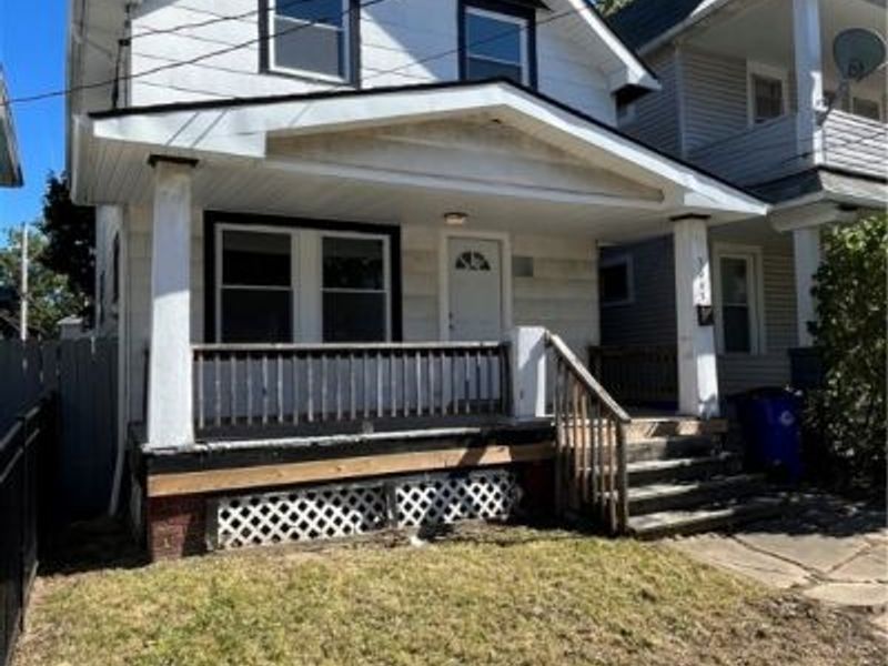 3043 W 105th Street, Cleveland, OH 44111 Photo 2