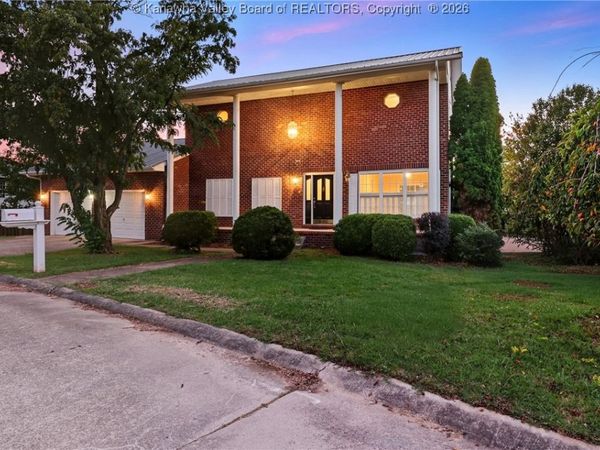 201 Weatheridge Drive, Hurricane, WV 25526