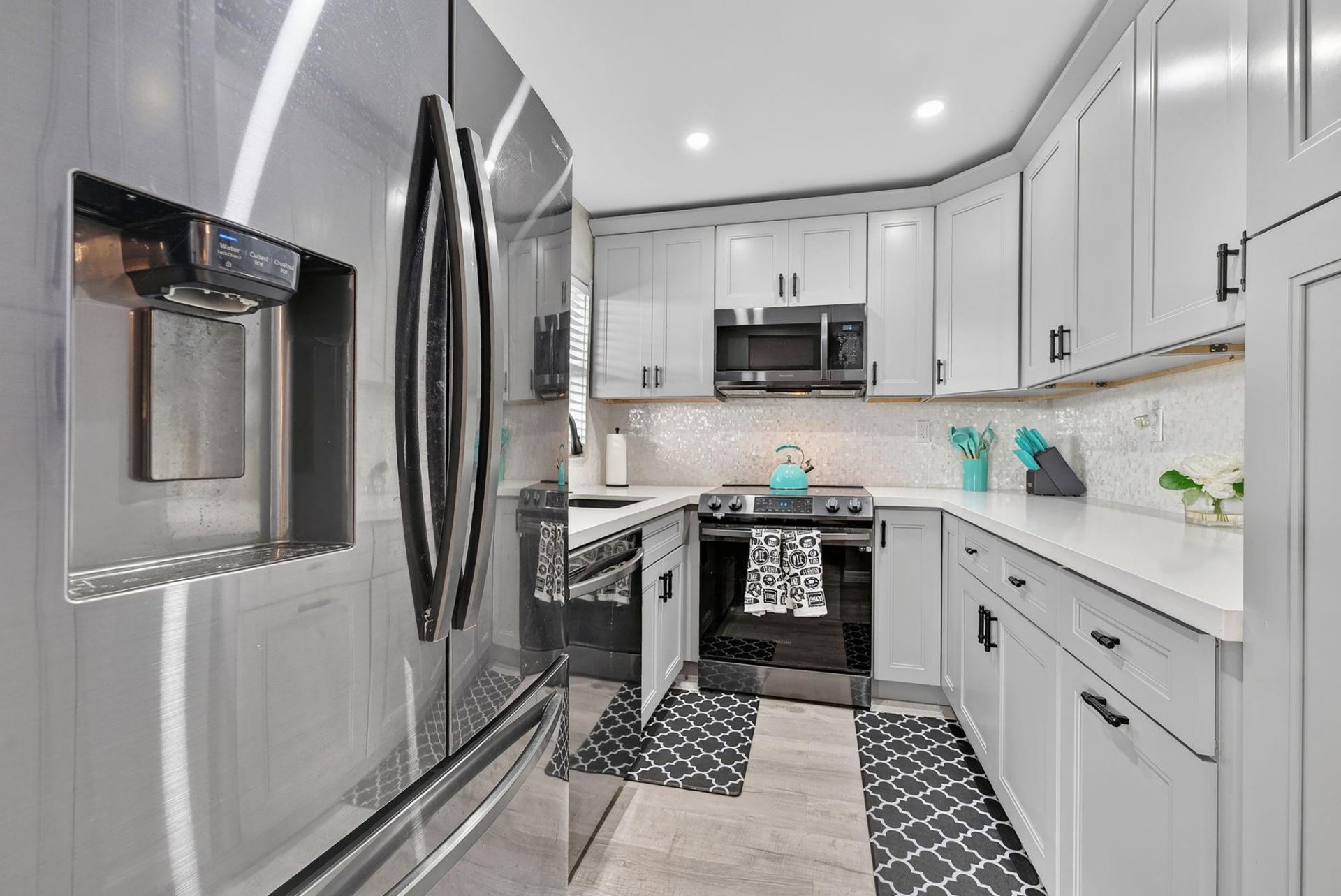 535 Hendricks Isle, Unit 208, Fort Lauderdale, FL 33301 Photo