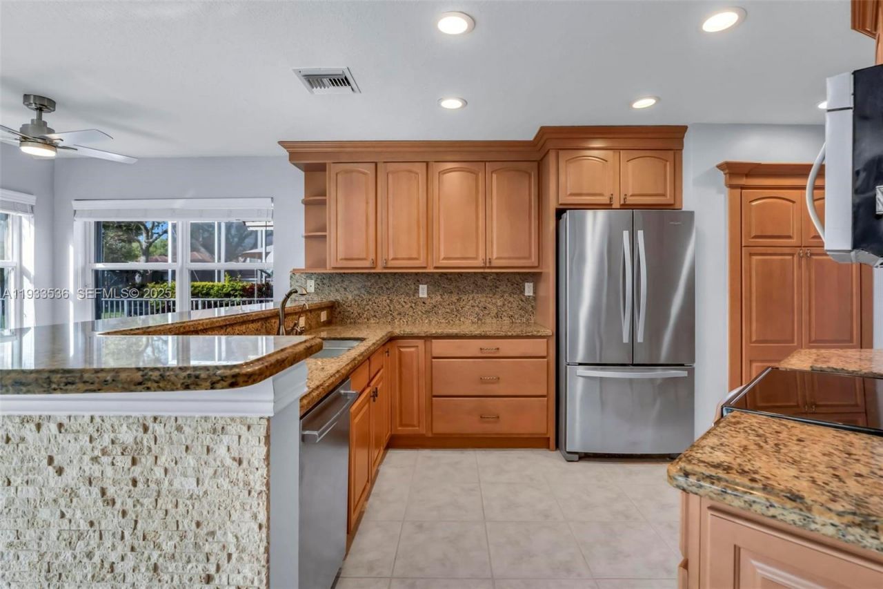 1996 NW 170th Ter, Pembroke Pines, FL 33028 Photo