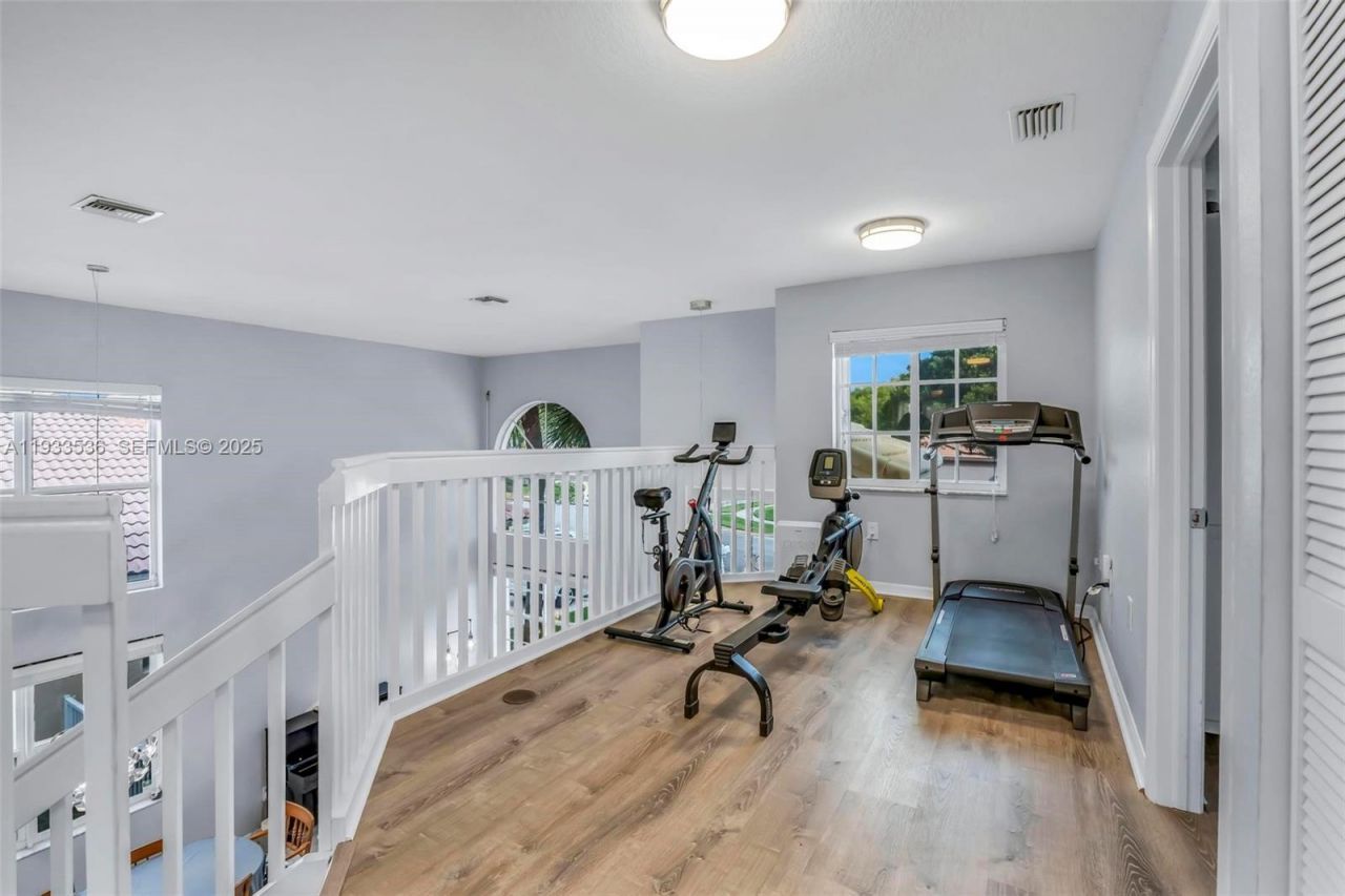 1996 NW 170th Ter, Pembroke Pines, FL 33028 Photo