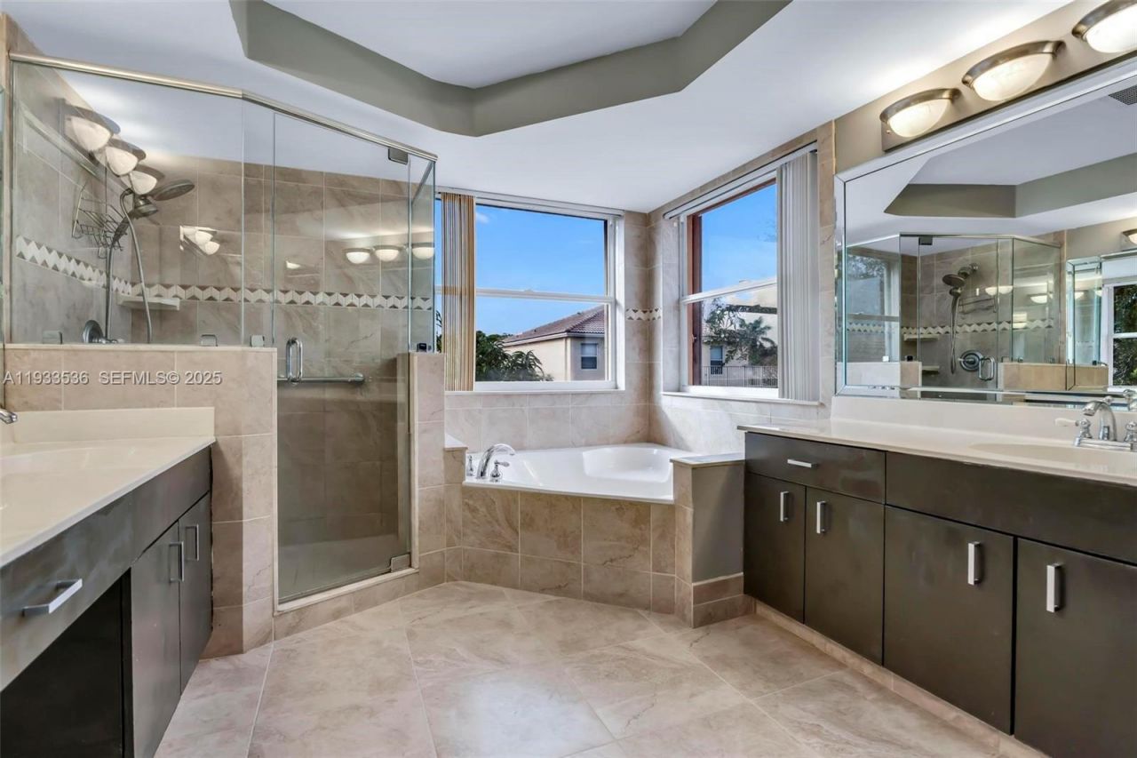 1996 NW 170th Ter, Pembroke Pines, FL 33028 Photo