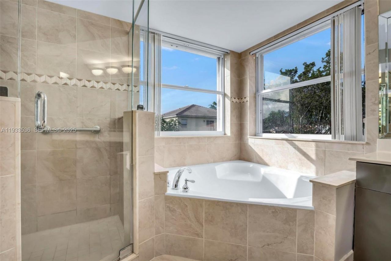 1996 NW 170th Ter, Pembroke Pines, FL 33028 Photo