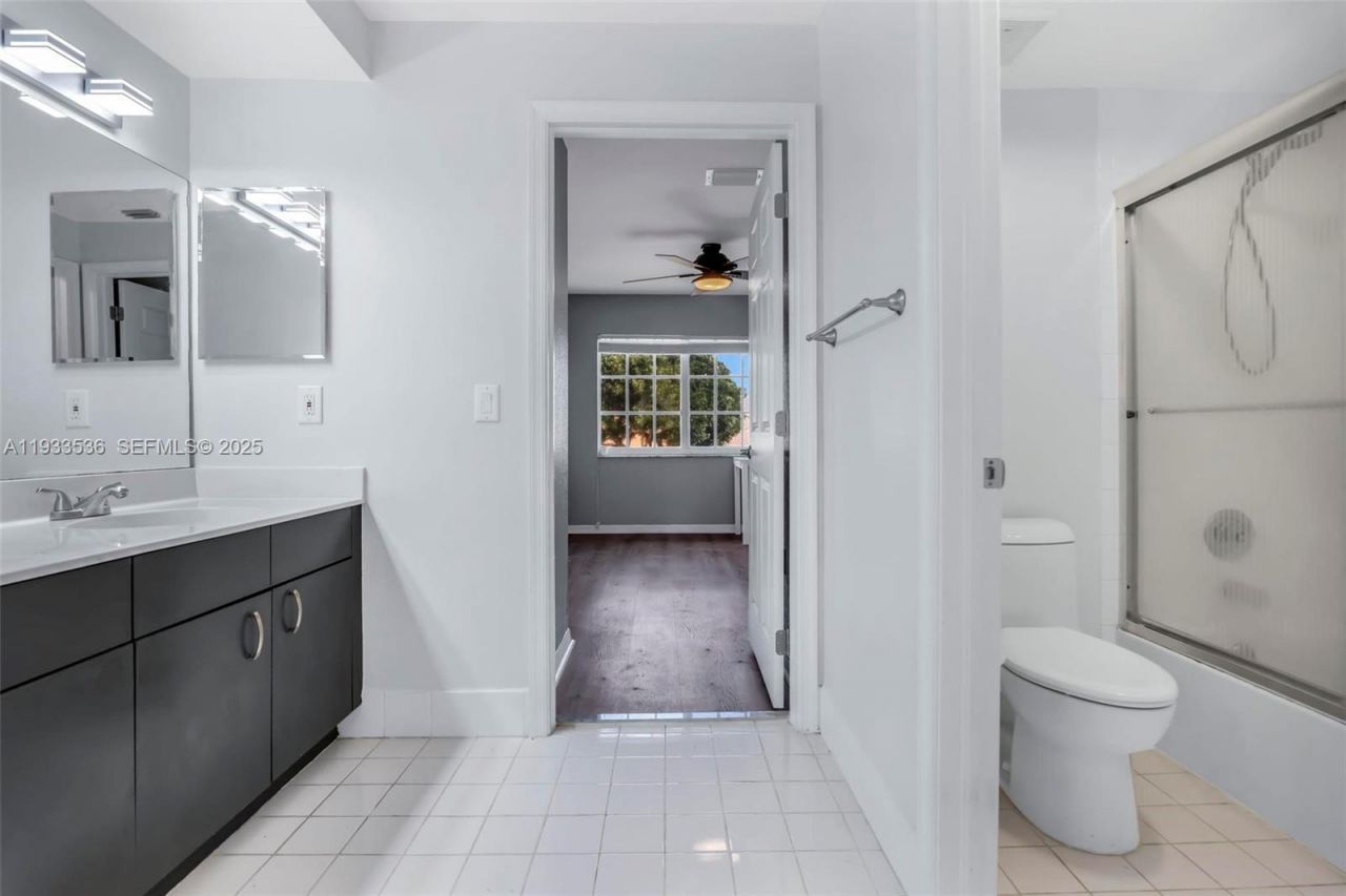 1996 NW 170th Ter, Pembroke Pines, FL 33028 Photo