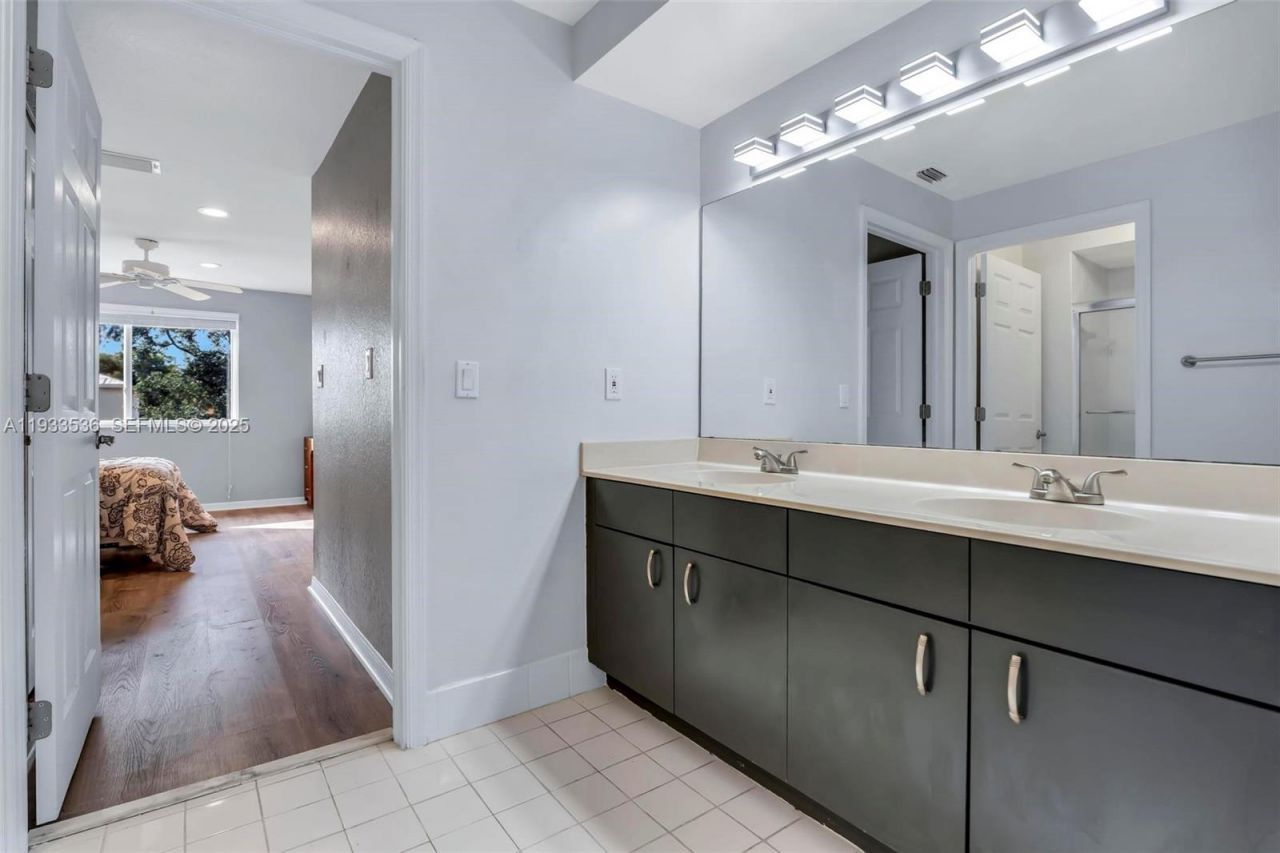 1996 NW 170th Ter, Pembroke Pines, FL 33028 Photo