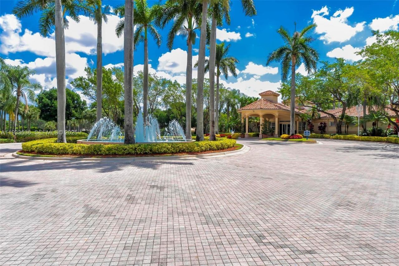 1996 NW 170th Ter, Pembroke Pines, FL 33028 Photo