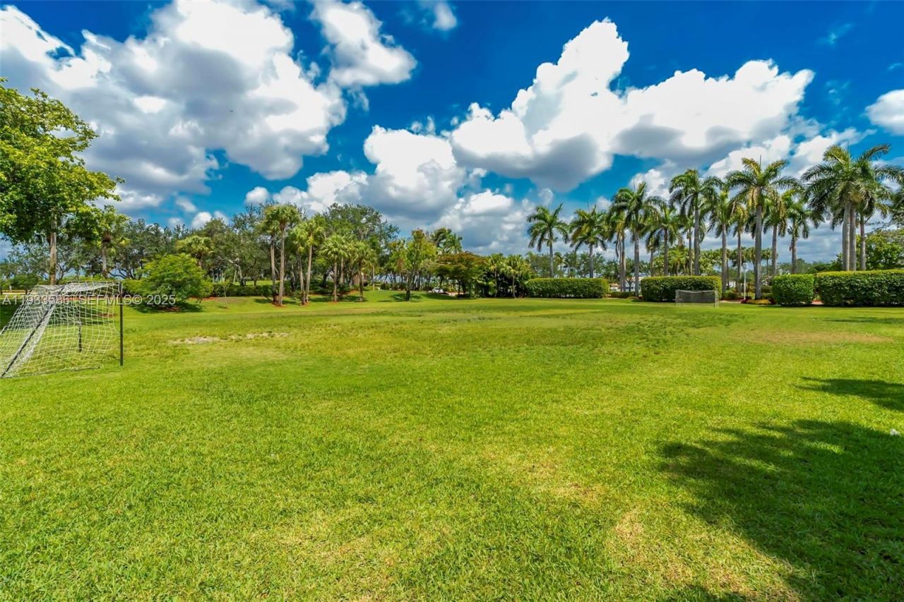 1996 NW 170th Ter, Pembroke Pines, FL 33028 Photo