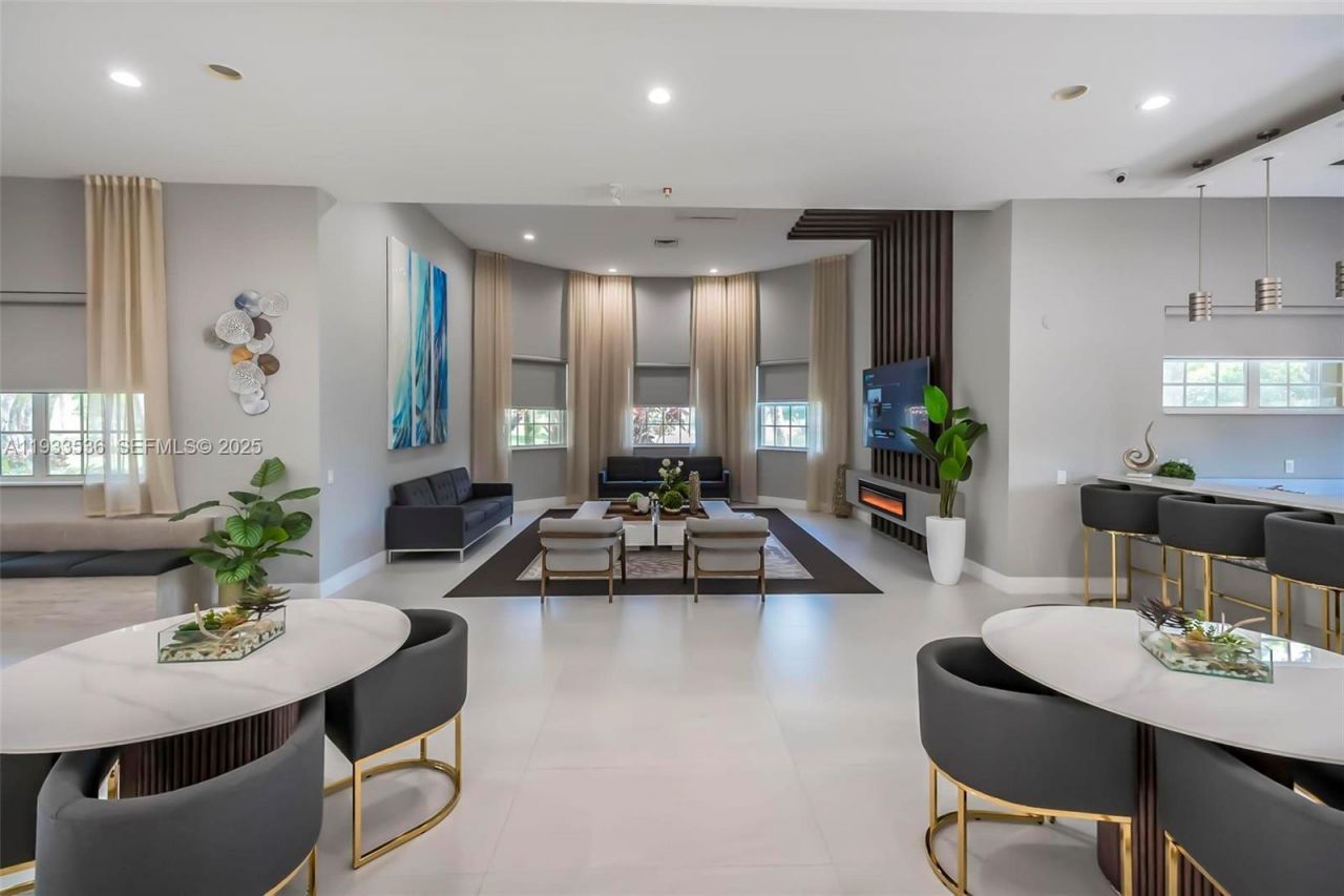 1996 NW 170th Ter, Pembroke Pines, FL 33028 Photo