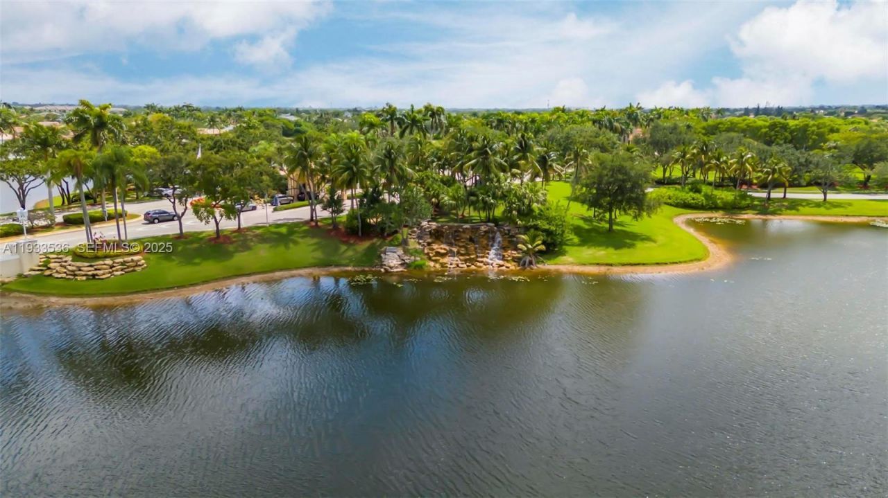 1996 NW 170th Ter, Pembroke Pines, FL 33028 Photo