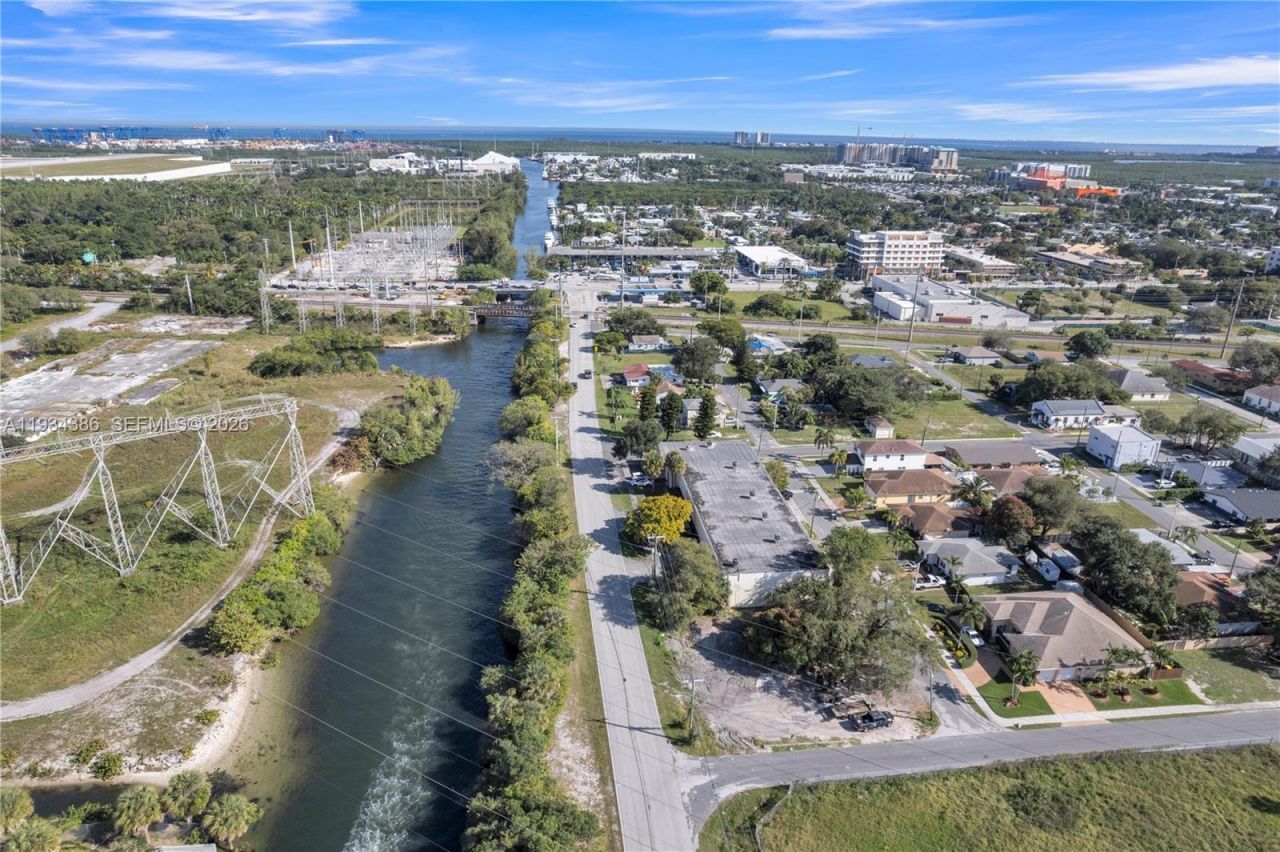 501 Old Griffin Rd, Dania Beach, FL 33004 Photo
