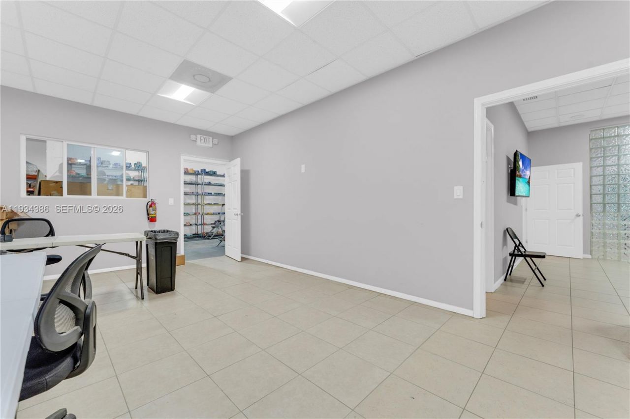 501 Old Griffin Rd, Dania Beach, FL 33004 Photo