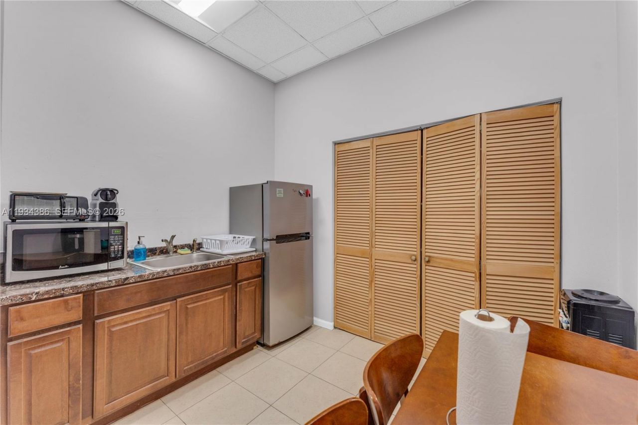 501 Old Griffin Rd, Dania Beach, FL 33004 Photo