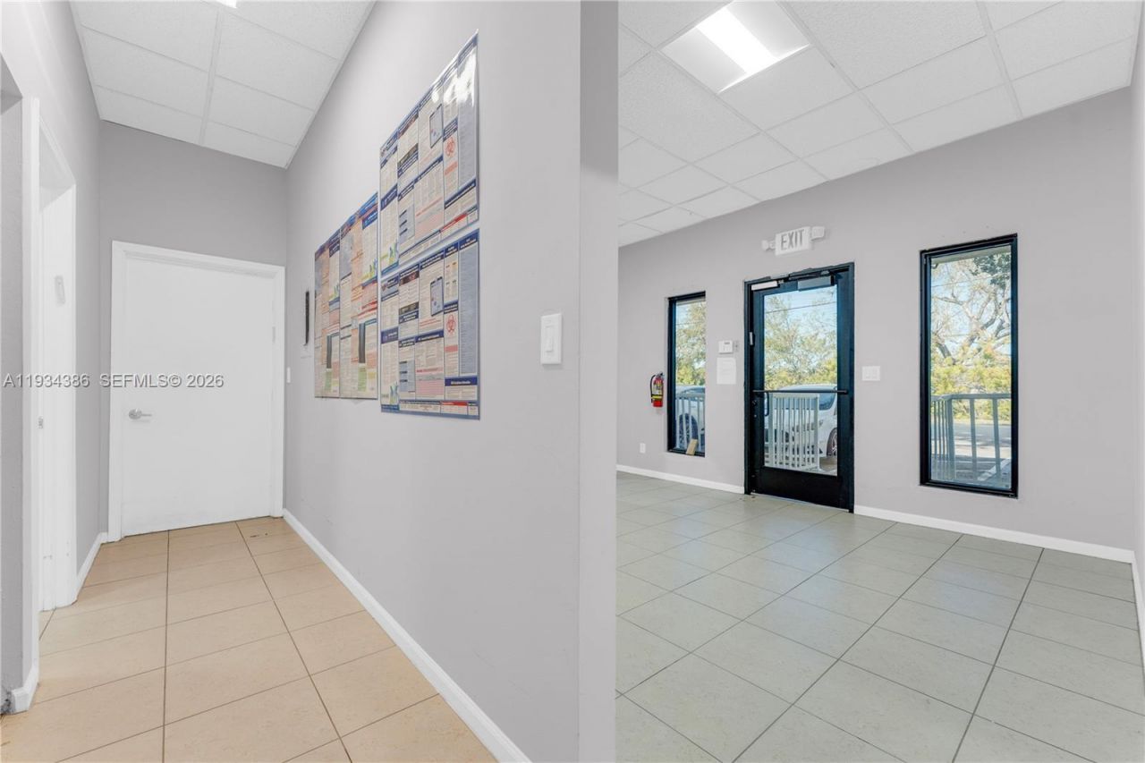 501 Old Griffin Rd, Dania Beach, FL 33004 Photo