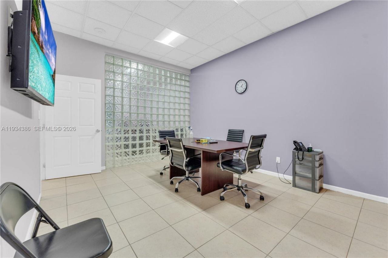 501 Old Griffin Rd, Dania Beach, FL 33004 Photo