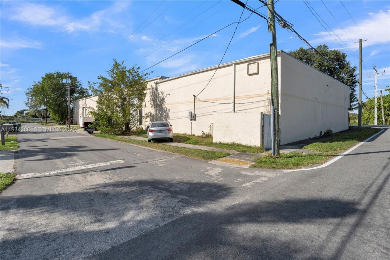 501 Old Griffin Rd, Dania Beach, FL 33004 Photo