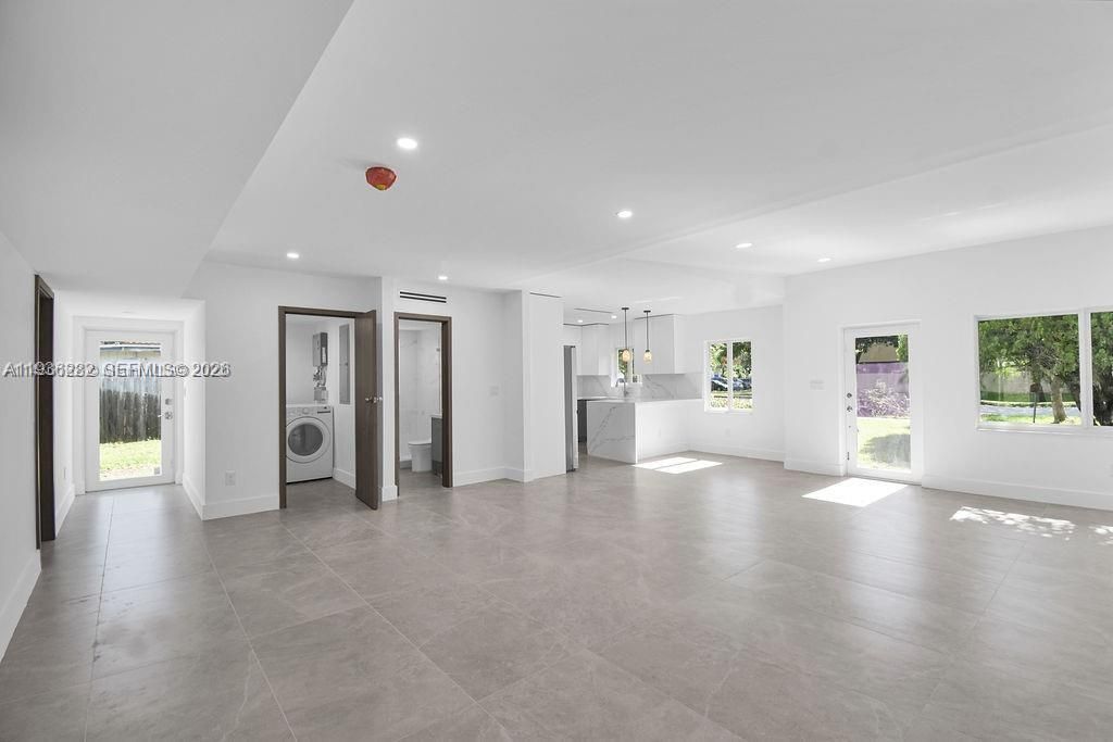 7902 SW 67th Ave, South Miami, FL 33143 Photo