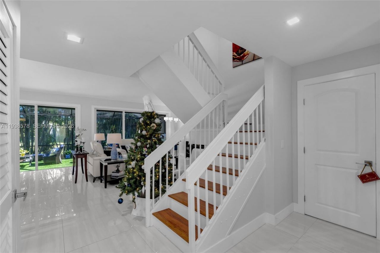 4737 NW 98th Pl, Doral, FL 33178 Photo